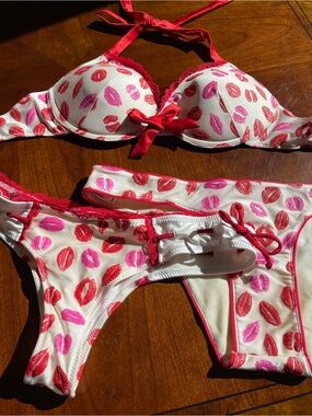 Original beach bunny bikinis L top, XL and L bottoms all nwot